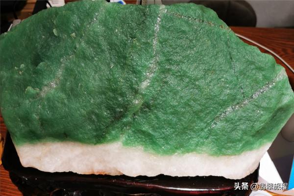 獨龍玉這個後起新秀，是否會開啟翡翠市場的一個新篇章？