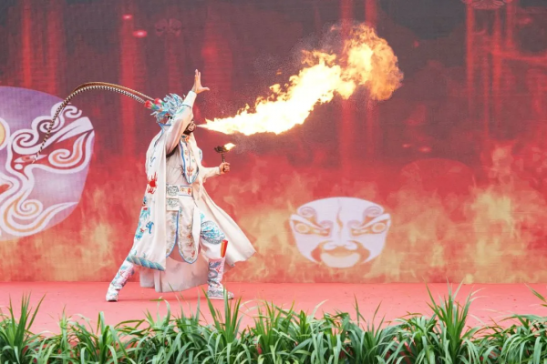 天府古鎮藝術節國慶1+7,豐富多彩的沉浸式演岀燃爆音樂文創古鎮街子! 天府古鎮藝術節國慶1+7,豐富多彩的沉浸式演岀燃爆音樂文創古鎮街子!