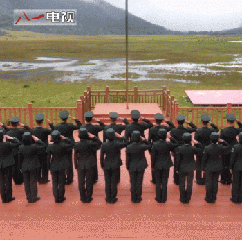 女兵，再見！女孩，加油