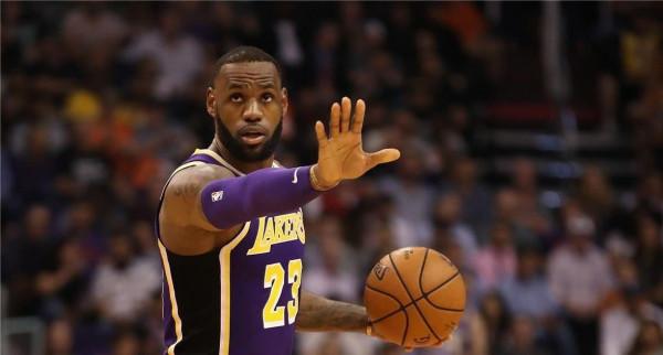 詹姆斯搭檔巔峰奧尼爾真的可以奪冠嗎？