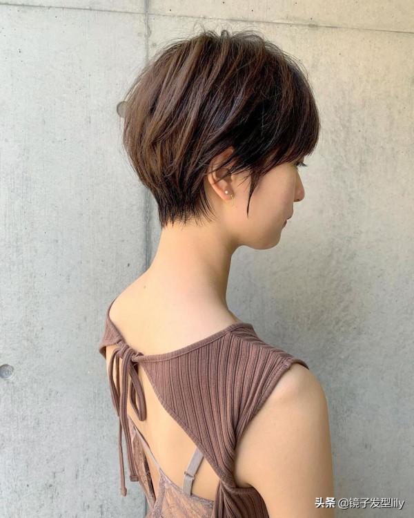 女人40歲左右,髮型這樣剪,利落時尚真顯年輕 女人40歲左右,髮型這樣剪,利落時尚真顯年輕