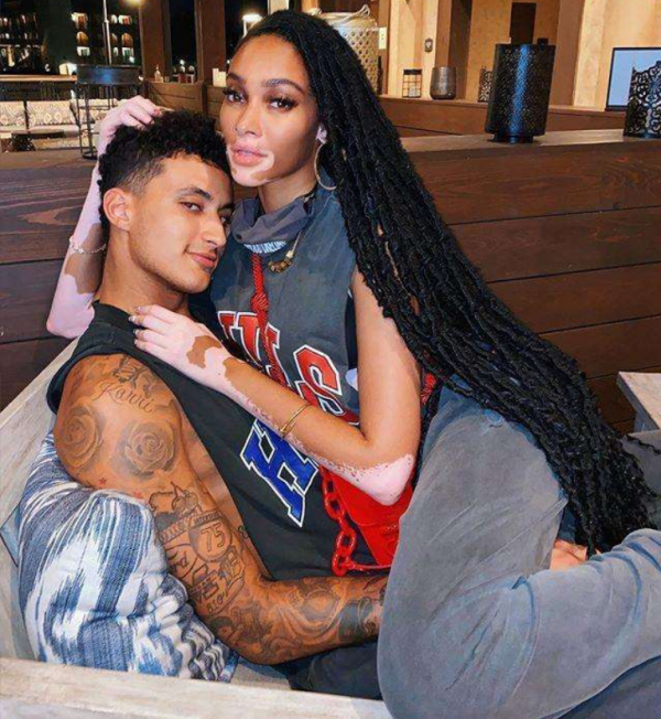 情人節NBA球星怎麼過？巴特勒摳門，西蒙斯送大G，瓦妮莎悲情