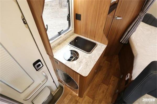 德國品質打造高階四季房車,雙層地板下沉水路,零下20度無懼嚴寒 德國品質打造高階四季房車,雙層地板下沉水路,零下20度無懼嚴寒