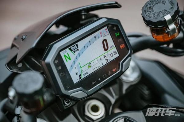 車評:“咻咻”!欲罷不能的機械增壓,體驗川崎Z H2 車評:“咻咻”!欲罷不能的機械增壓,體驗川崎Z H2