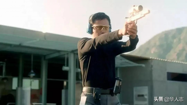 華人連開12槍反殺劫匪:有槍的華人,誰都惹不起 華人連開12槍反殺劫匪:有槍的華人,誰都惹不起