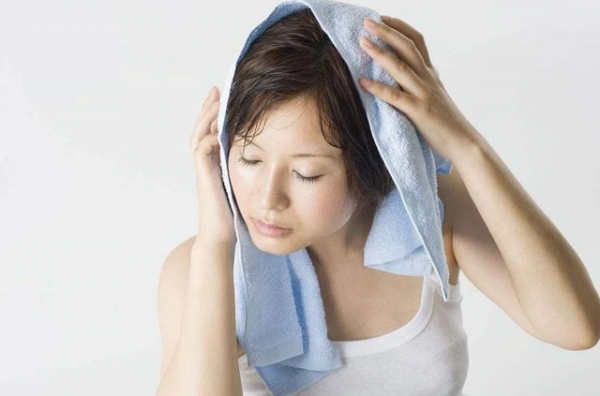 洗頭時加幾粒“阿司匹林”，堅持三個月，頭髮會發生什麼變化？