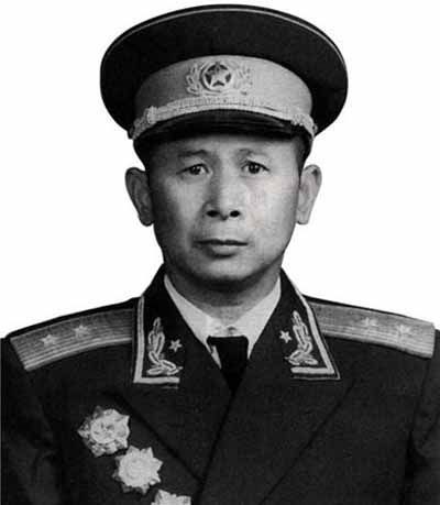 被俘後，國軍司令一臉傲慢：陳賡呢？怎麼不來見老師