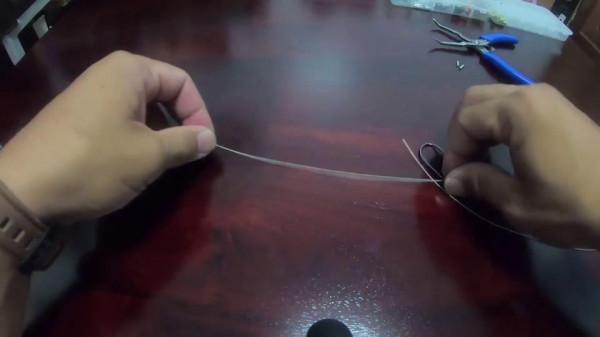 鋼絲穿線綁鉤的兩種方法,只要上手過一次,就知道怎麼弄了 鋼絲穿線綁鉤的兩種方法,只要上手過一次,就知道怎麼弄了