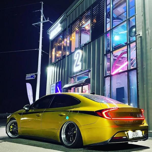 被“鯰魚臉”坑慘了的索納塔10改裝過後明顯帥多了 被“鯰魚臉”坑慘了的索納塔10改裝過後明顯帥多了