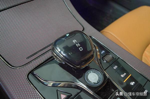 新車｜全新車色+5G網路，配DiLink 4.0，比亞迪漢EV新車到店