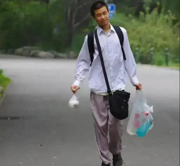 牛人!25歲任985高校重慶大學博導,比北大“韋神”還年輕 牛人!25歲任985高校重慶大學博導,比北大“韋神”還年輕