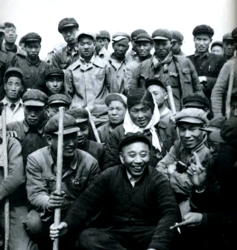 解放酒泉，國民黨秘密潛伏下40名漂亮女間諜，下場大快人心