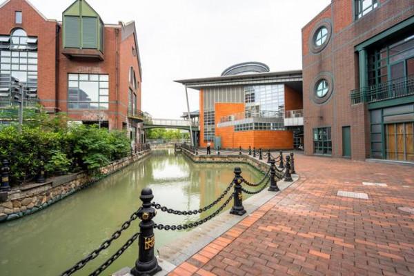 不是景區住宅小區，快二十年了，還有很多人來打卡