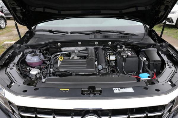 相同17萬元價格落地，選凌尚頂配？還是帕薩特280TSI低配？