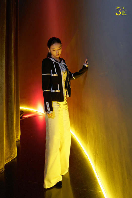 李妍錫亮相Nowness“天才計劃”展映