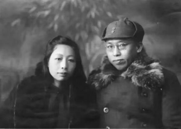 十大元帥四位葬在八寶山，朱德骨灰盒編號101，聶榮臻埋在松樹下