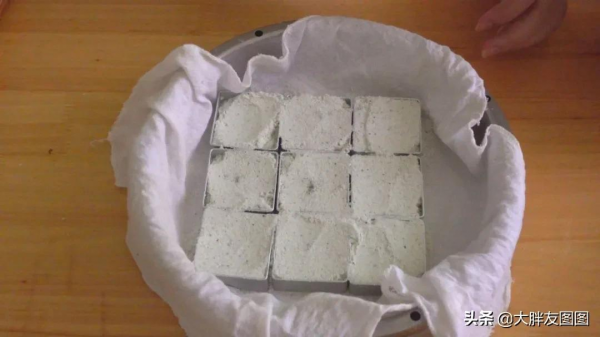 配方揭秘！小方鬆糕簡易做法，這種軟撲撲的感覺，誰吃誰喜歡