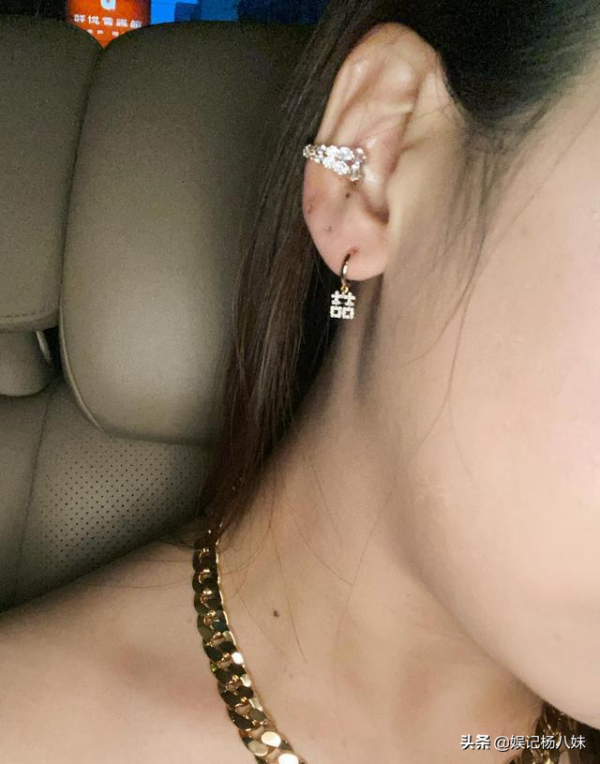 52歲陶喆近照老太多，臉部消瘦，法令紋重，和小17歲妻子像兩代人