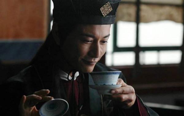 有人認為何進的死亡,才會導致東漢末年天下大亂,其實並非如此 有人認為何進的死亡,才會導致東漢末年天下大亂,其實並非如此