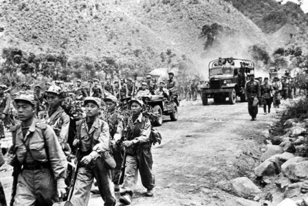 1951年，毛澤東對彭司令說：咱們倆都姓石，難道我們曾是一家人？