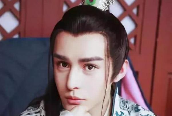 眼睛越大越好看?這8個明星眼大如銅鈴,突出人類極限反變醜 眼睛越大越好看?這8個明星眼大如銅鈴,突出人類極限反變醜