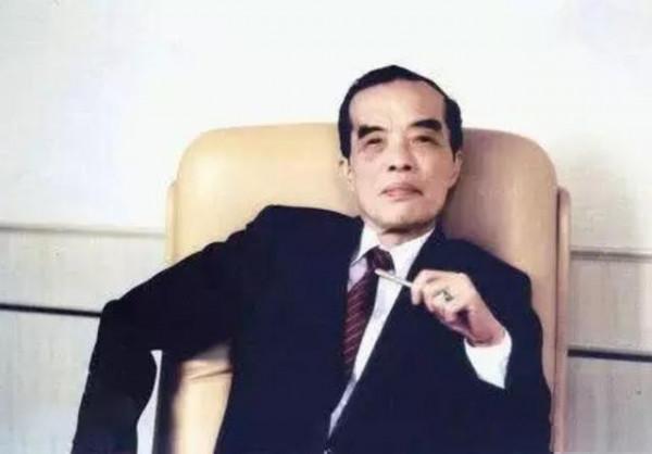 5位不被承認的私生子,一個比一個可悲,演繹現實版被嫌棄的一生 5位不被承認的私生子,一個比一個可悲,演繹現實版被嫌棄的一生