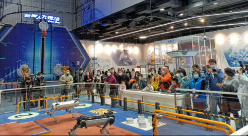 能看熱鬧更能看門道，機器狗“絕影”亮相中國科技館