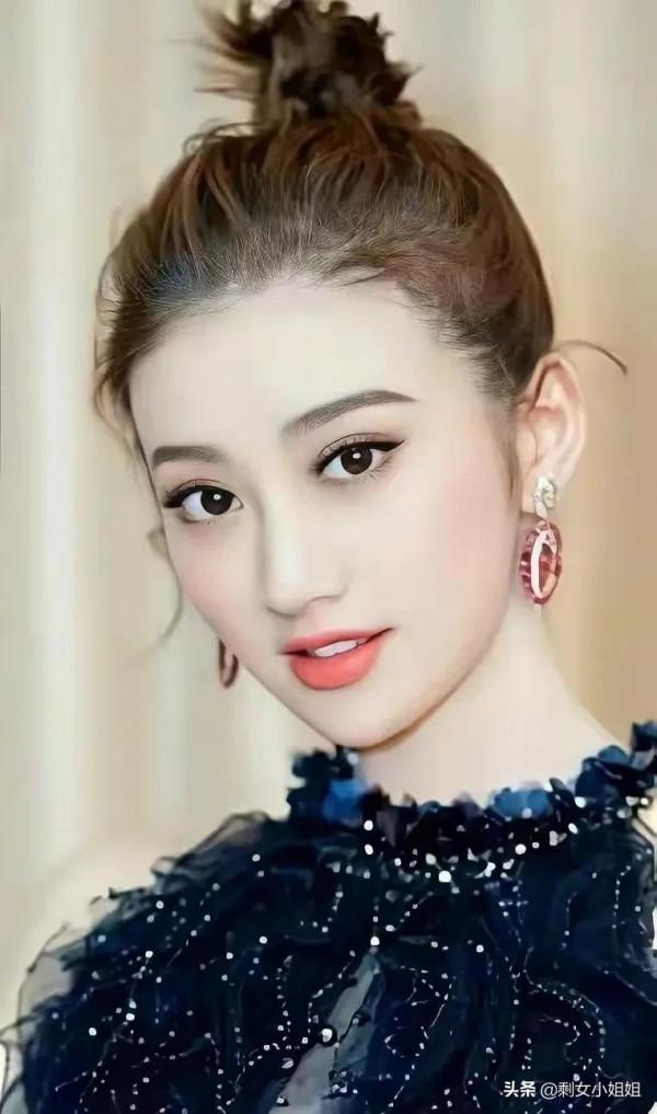 驚豔景甜,錯過張繼科和路徵,不知這個黃花大閨會便宜哪個富豪 驚豔景甜,錯過張繼科和路徵,不知這個黃花大閨會便宜哪個富豪