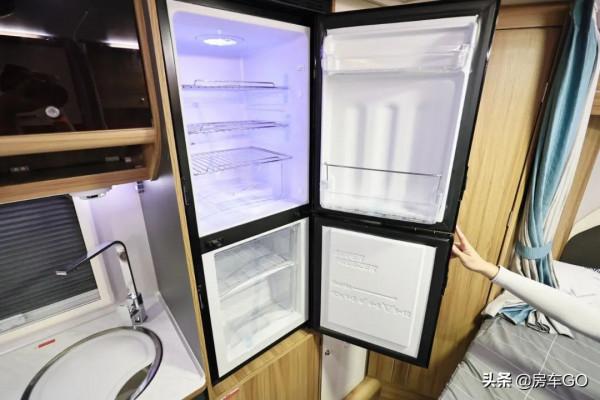 適合年輕人創業的房車!可2人舒適旅行,車內還有獨立辦公室? 適合年輕人創業的房車!可2人舒適旅行,車內還有獨立辦公室?