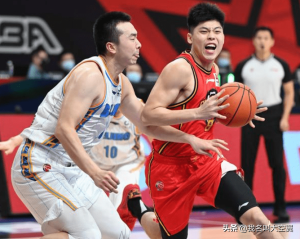 上賽季重返北京首鋼的雅尼斯，他從未想過，球隊會走到今天這一步