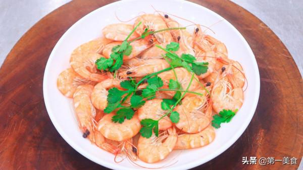 白灼蝦不只是水煮那麼簡單，掌握這個技巧，清香鮮嫩，原汁原味