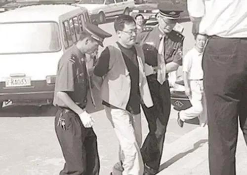 “悲情才俊”袁寶璟：28歲成億萬富豪，33歲娶明星，40歲被處決