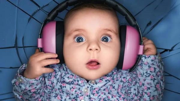 聊聊詩人餘秀華,並拉上18杆子也打不著的“滑板鞋”作者龐麥郎 聊聊詩人餘秀華,並拉上18杆子也打不著的“滑板鞋”作者龐麥郎