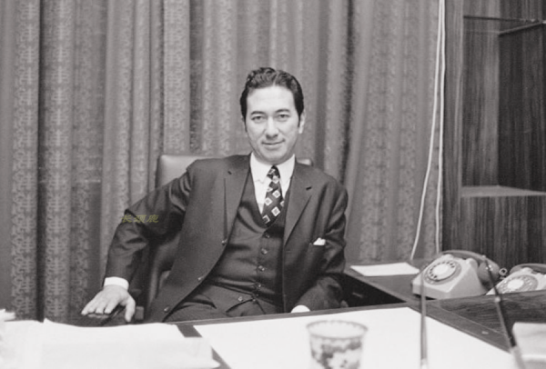 豪門從來沒有“小白兔”，賭王長房之女何超賢也是一名“狠角色”