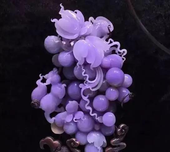 “紅翡綠翠紫為貴”,紫羅蘭翡翠為何能如此珍貴呢? “紅翡綠翠紫為貴”,紫羅蘭翡翠為何能如此珍貴呢?