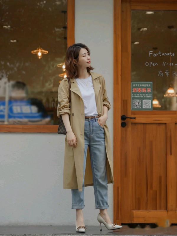 風衣裡面別亂穿,太土!跟著穿搭博主穿,時尚還大氣 風衣裡面別亂穿,太土!跟著穿搭博主穿,時尚還大氣