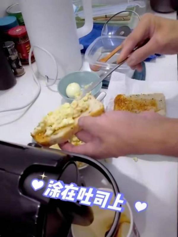 劉德華罕見教煮菜，公開“雞蛋沙律三明治”食譜，引爆粉絲圍觀