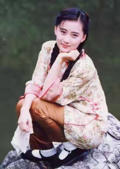 10個被時光遺忘的“瓊女郎”，個個我見猶憐，最大的已經77歲