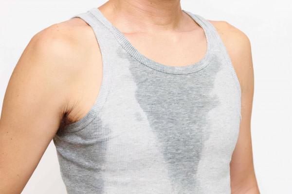 老人經常冒“虛汗”，是怎麼回事？知曉了這4個原因，儘早調理