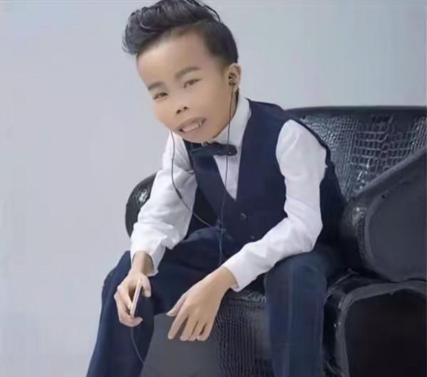 陳山“消亡史”:從日入10萬的頭部網紅到銷聲匿跡,他遭遇了什麼 陳山“消亡史”:從日入10萬的頭部網紅到銷聲匿跡,他遭遇了什麼