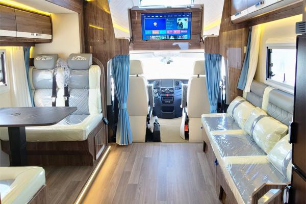 側拓展的高光時刻，大水大電大空間，賽沸爾單拓展高光版房車