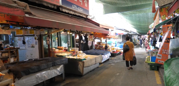 韓國人最自豪的名小吃，韓國大媽經營一家炒年糕店，年薪上百萬