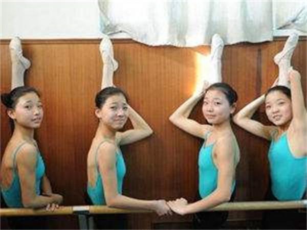 山東四胞胎&OpenCurlyDoubleQuote;冰清玉潔&rdquo;：12歲離家學藝，上同所大學還住一間宿舍