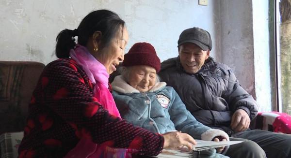 未婚夫戰死，她帶&OpenCurlyDoubleQuote;婆婆&rdquo;改嫁，66歲祭拜愛人：替你盡孝我做到了