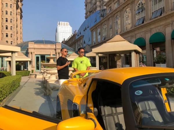 她讓你1秒忘記法拉利！高配5系的錢就能買超跑？