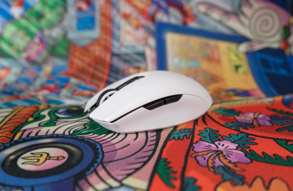 外設體驗丨小手電競滑鼠——雷蛇八岐大蛇V2