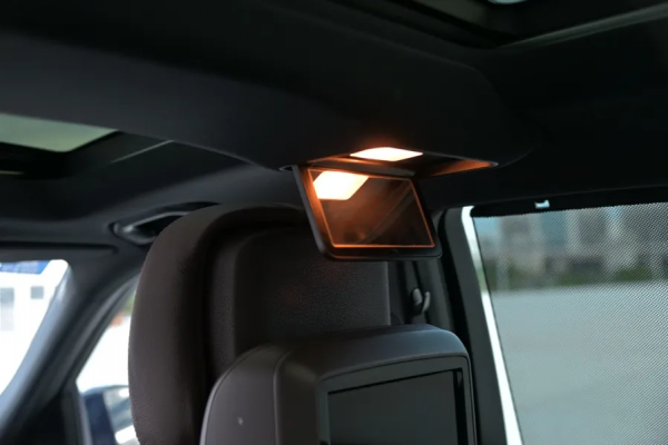 苦等兩年,終得六缸自吸賓士E300L,9年只跑4.5萬公里 苦等兩年,終得六缸自吸賓士E300L,9年只跑4.5萬公里