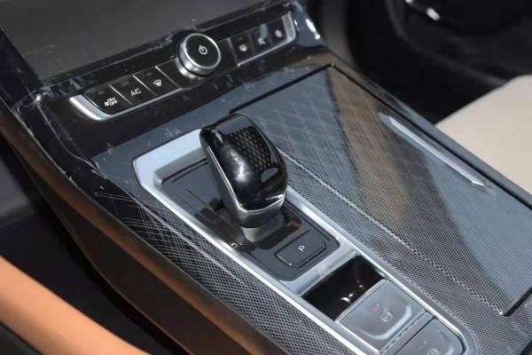 拿鐵DHT:緊湊型SUV,造型穩重,空間寬敞,外觀時尚 拿鐵DHT:緊湊型SUV,造型穩重,空間寬敞,外觀時尚