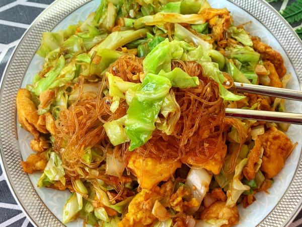 好吃不貴的雞蛋素炒粉絲，鮮香美味，不到5塊錢做了一大盤