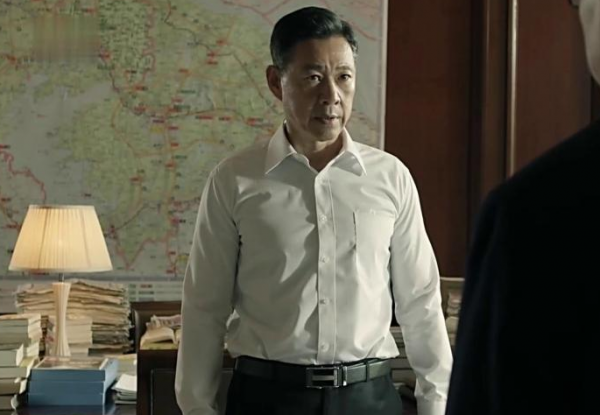 油頭粉面就不要演軍人了!這6位演員告訴你,什麼才叫英姿颯爽 油頭粉面就不要演軍人了!這6位演員告訴你,什麼才叫英姿颯爽